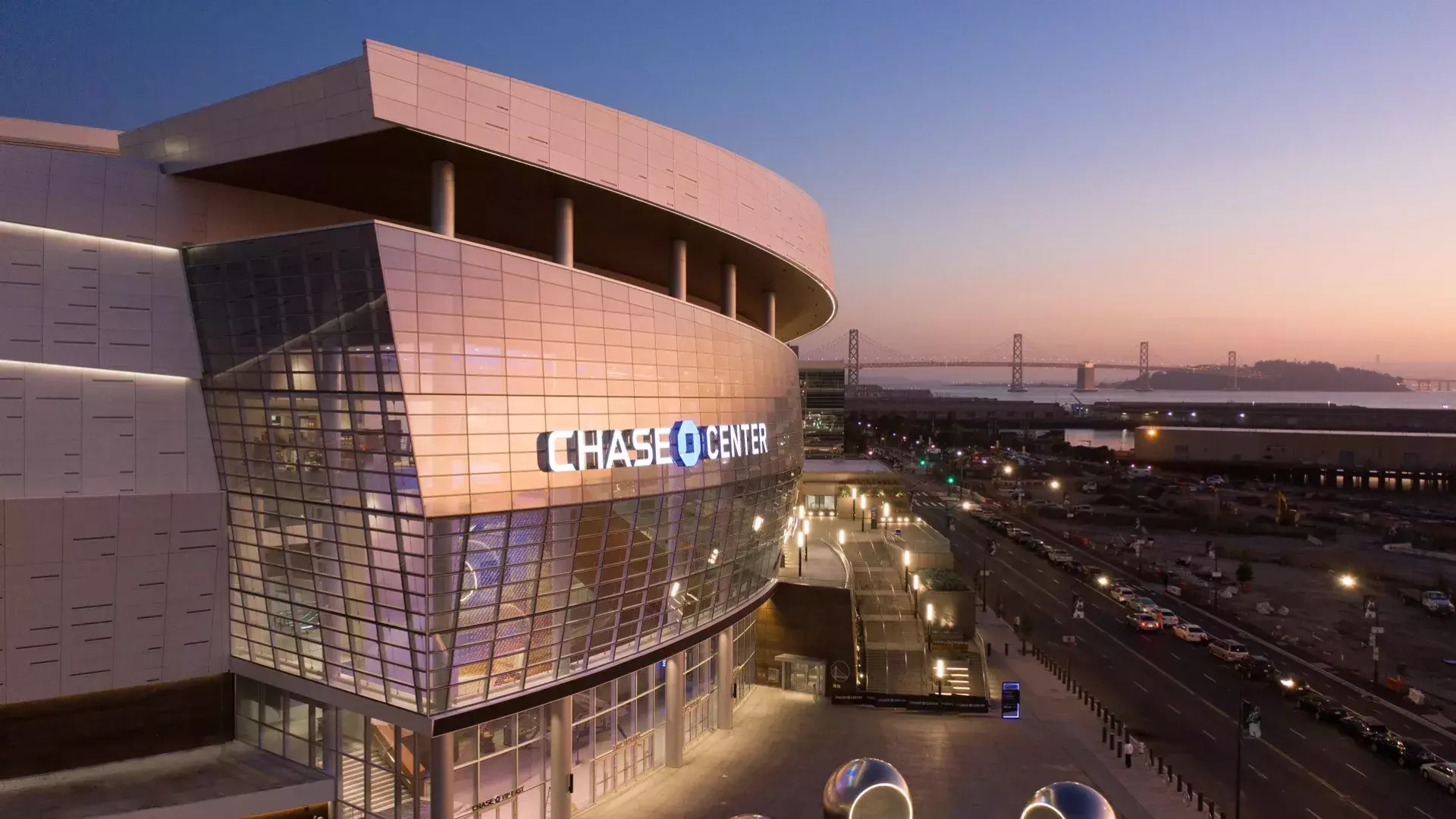 Canto sudeste do Chase Center