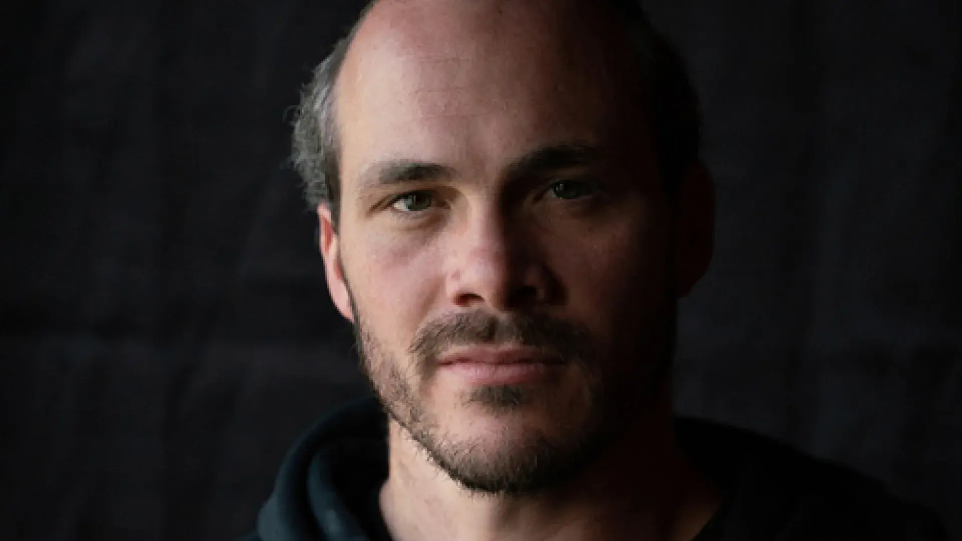 Tiro na cabeça de Devin Henderson