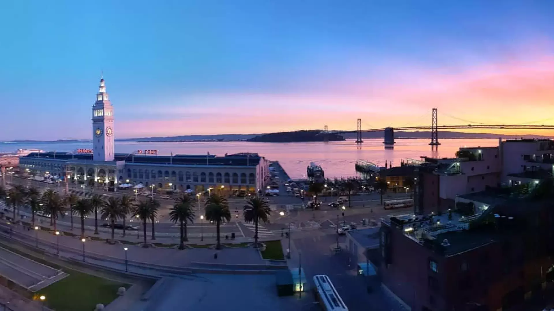 A panoramic view of San Francisco's Ferry Building.