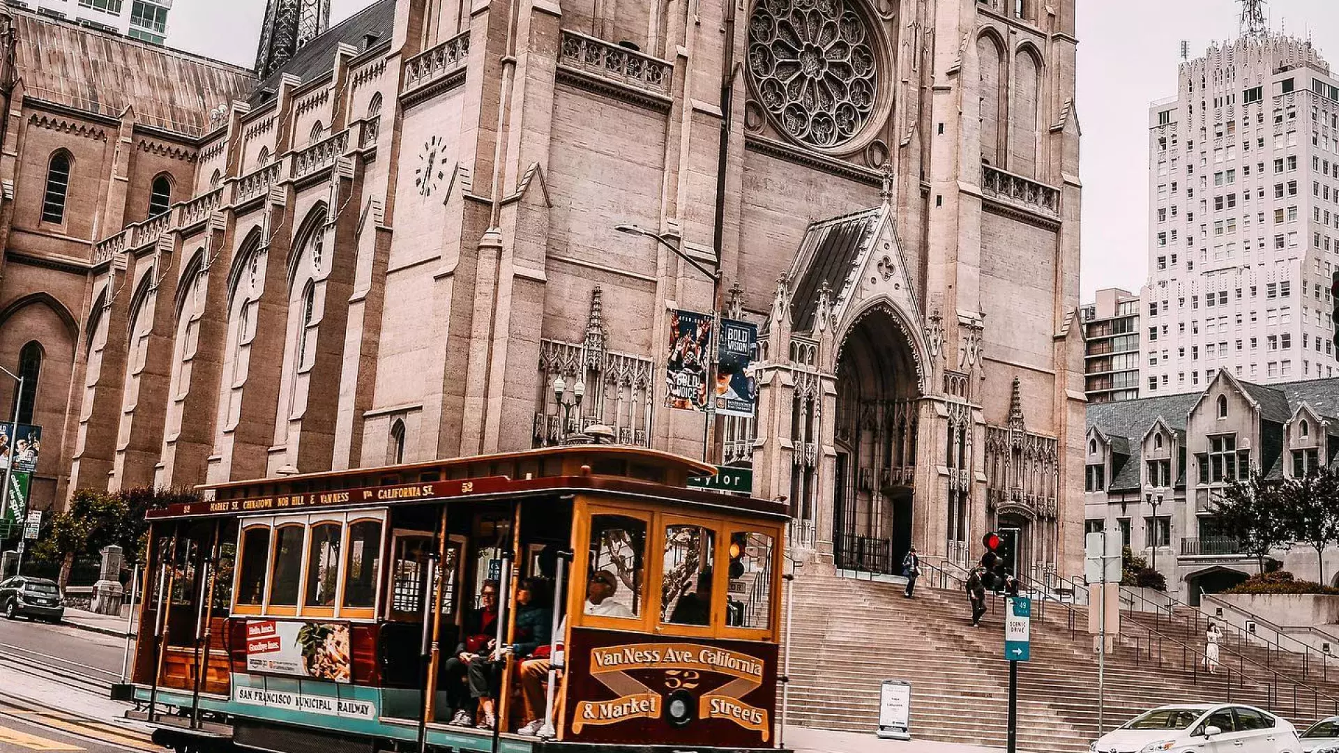 Cable Car going by Grace Cathedral