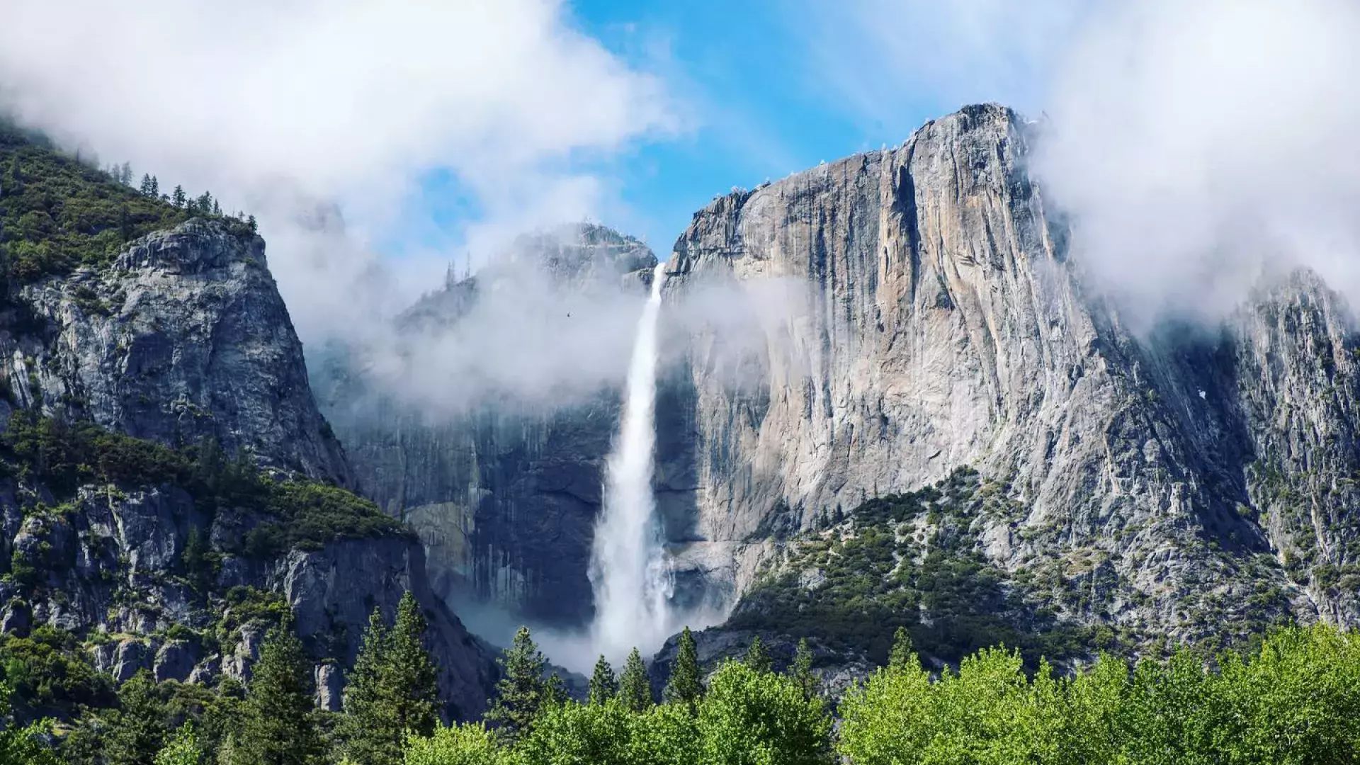 Cataratas de Yosemite no Parque Nacional de Yosemite.