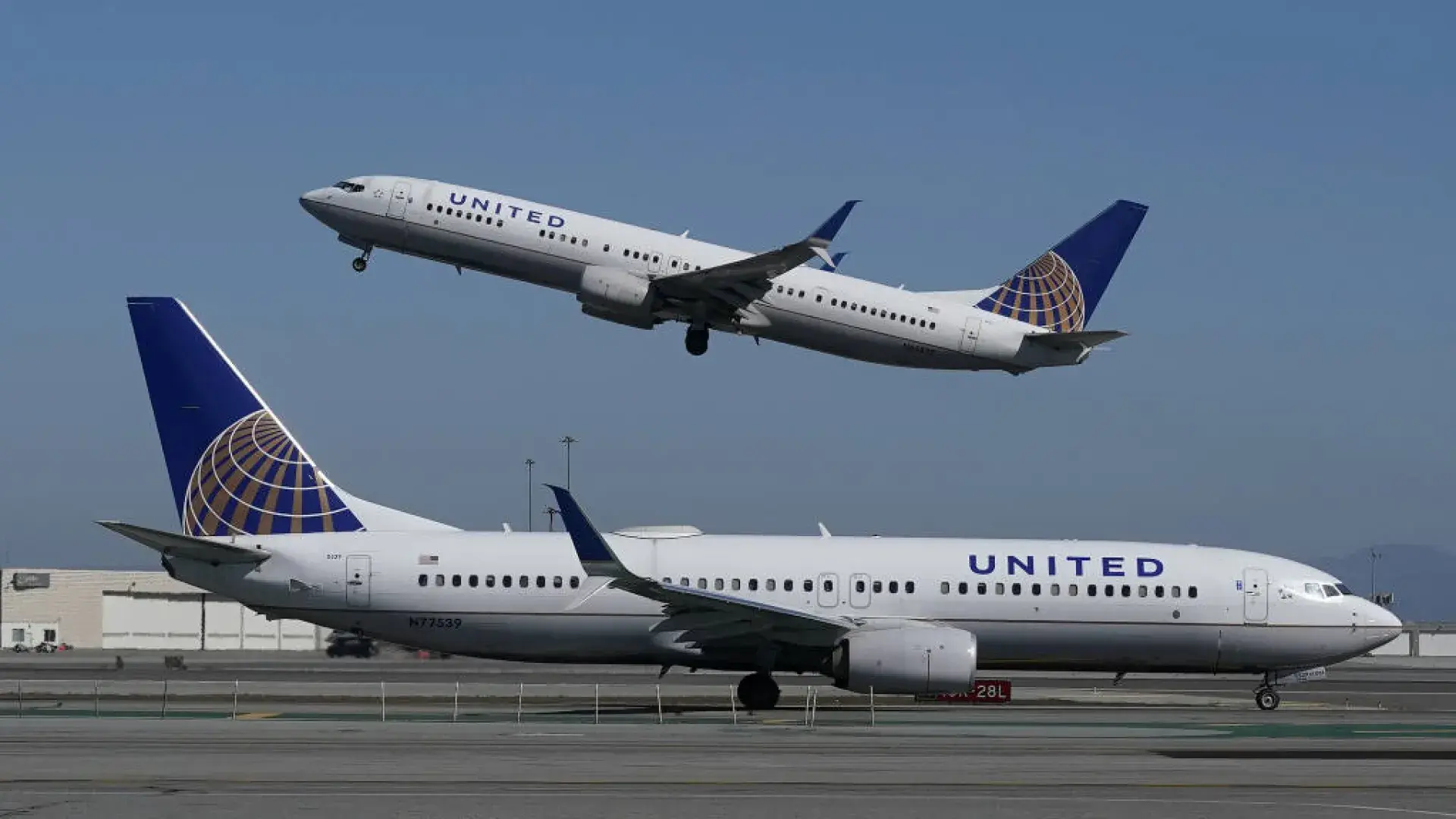 Planes arrive and depart from SFO