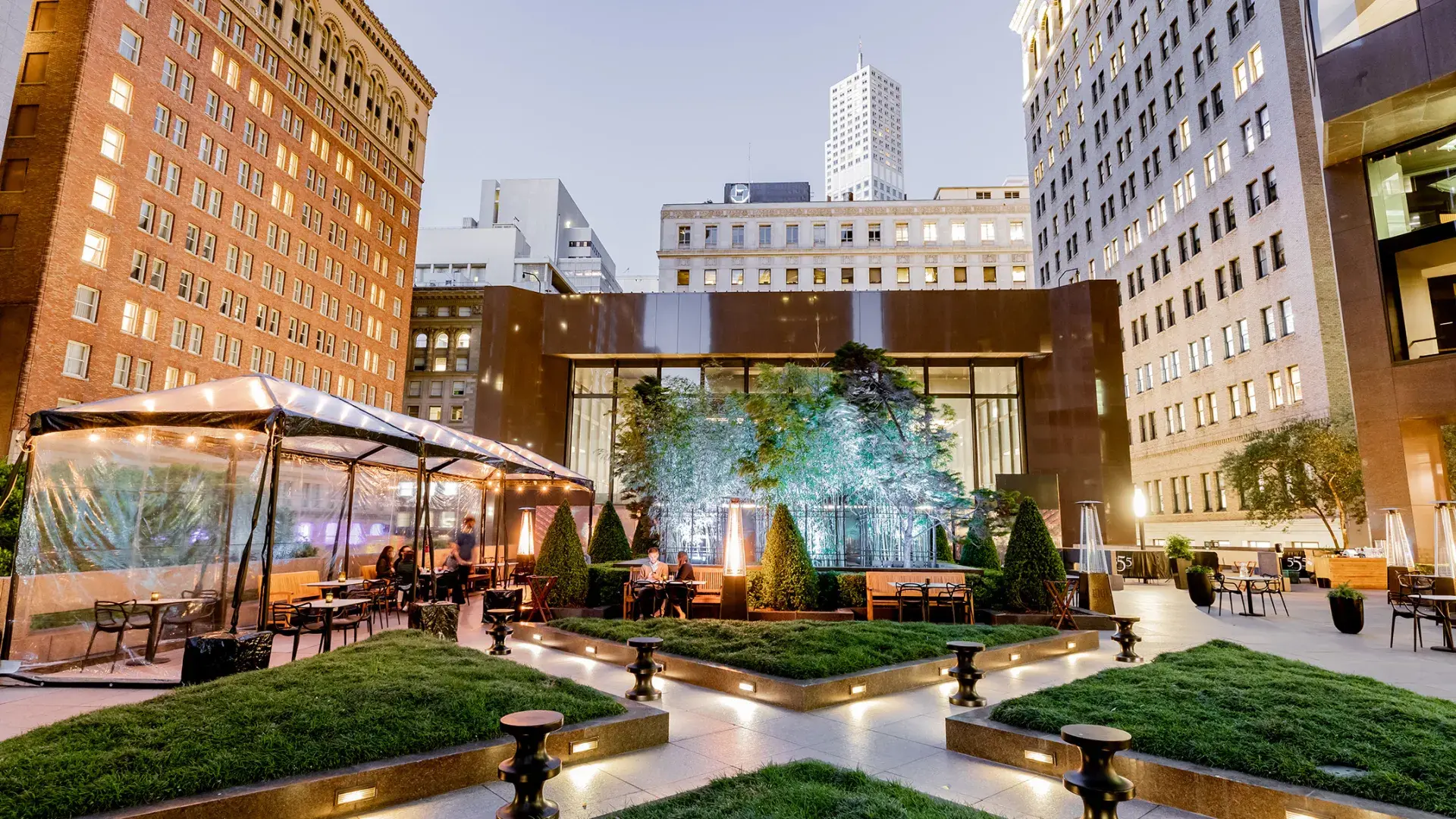 Image of outdoor seating area at The Vault Garden in downtown San Francisco