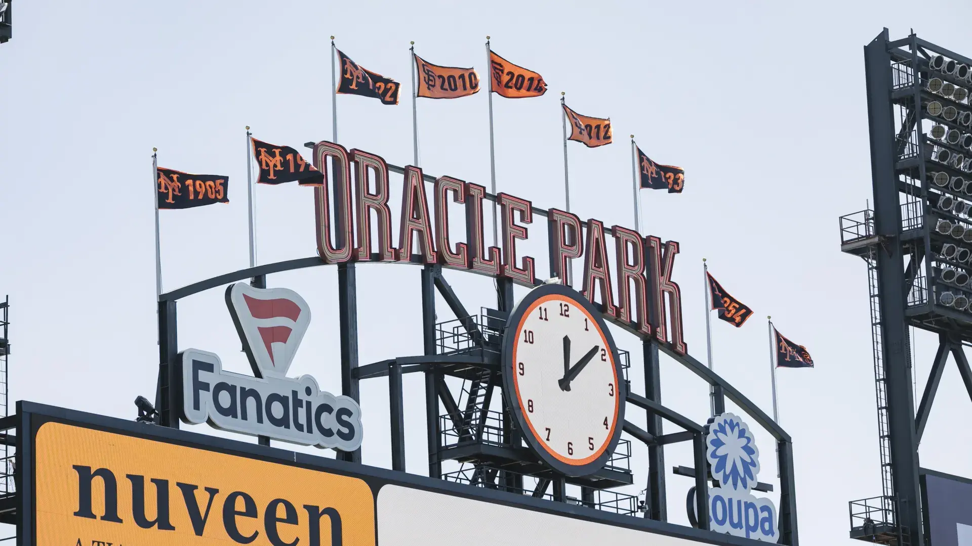 Placa no Oracle Park