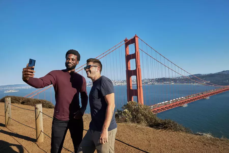 Tirando selfies na Ponte Golden Gate