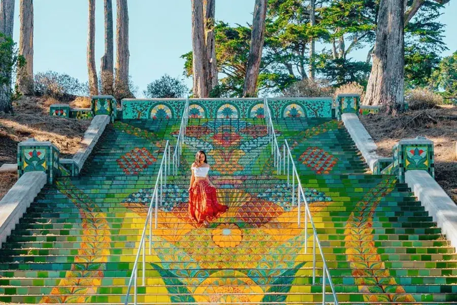 Lincoln Street Steps