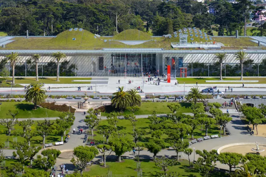 The outside of the California Academy of Sciences.