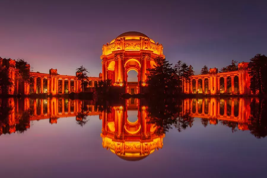 Palace of Fine Arts at night.