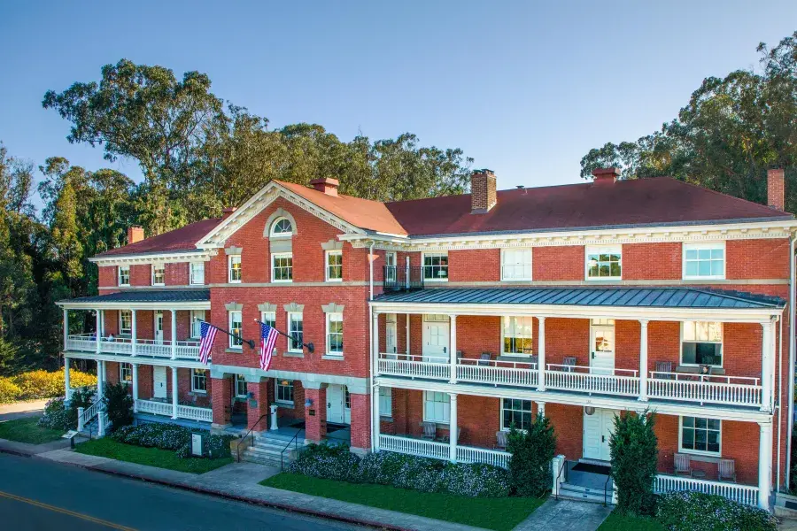 Exterior of the Presidio Inn