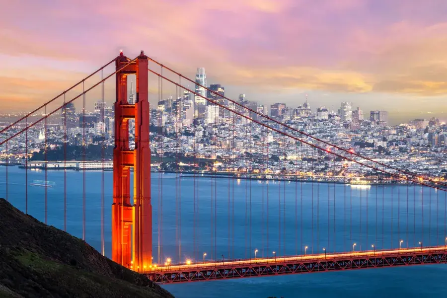 Golden Gate Bridge at dusk