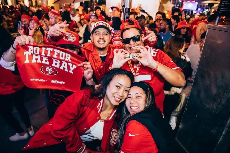 Niner fans