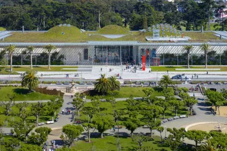 The outside of the California Academy of Sciences.