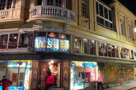 Image of exterior of Vesuvio Cafe