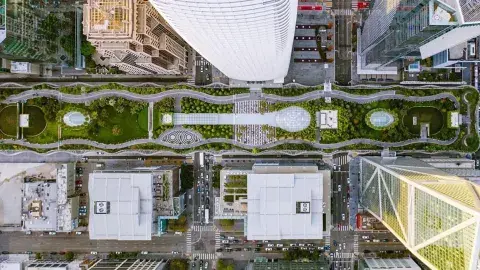 Overhead view of salesforce park and surrounding buildings
