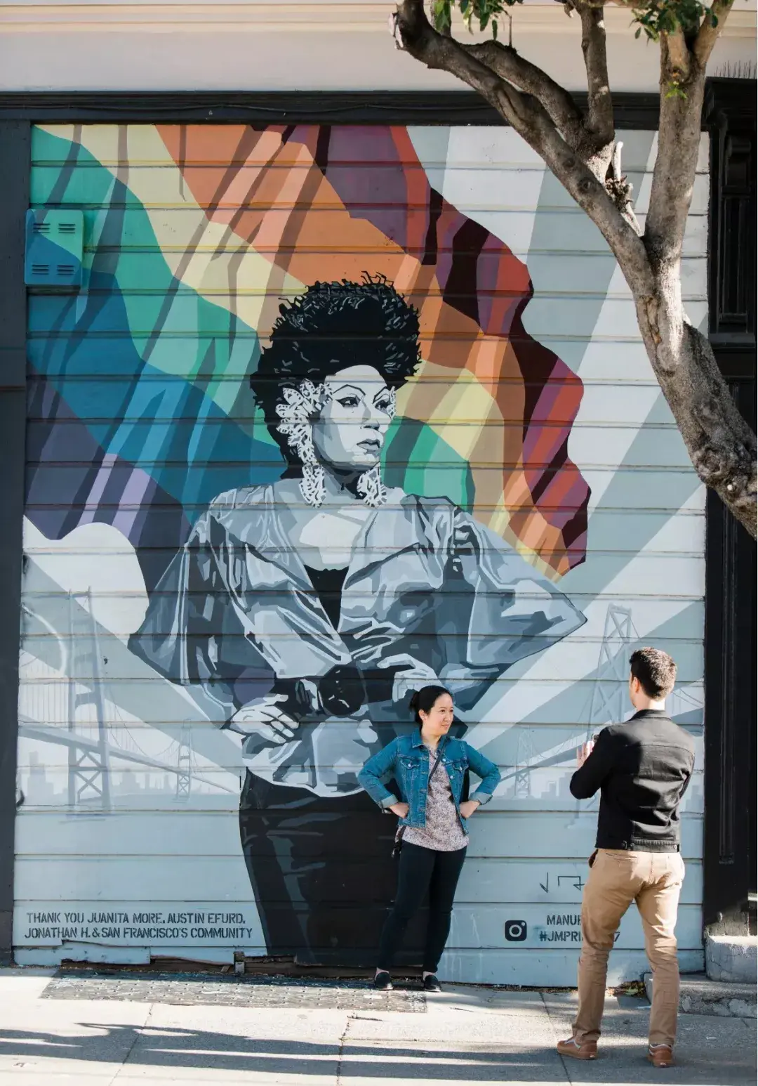 Juanita MAIS! imortalizado por J. Manuel Carmona na Rua 18 em Sanchez