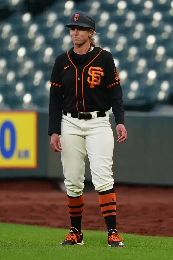 Alyssa Nakken at first base.