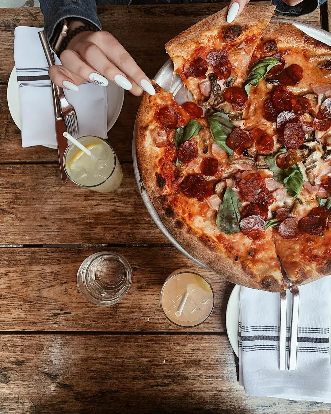 SoMa의 Delarosa 피자