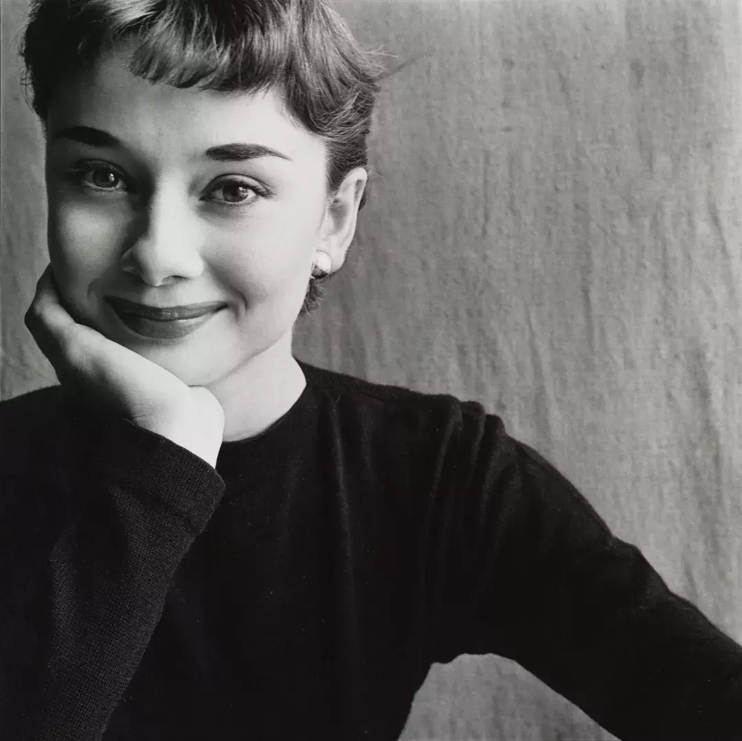 One of Irving Penn's portraits, now on display at the de Young.