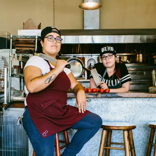 Joyce Conway e Mel Lopez na cozinha