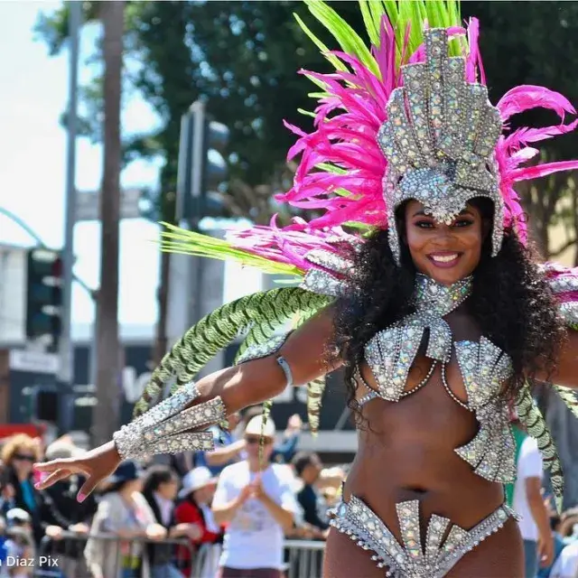 Dançarina de carnaval na Missão