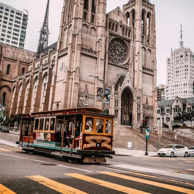 Cable Car going by Grace Cathedral