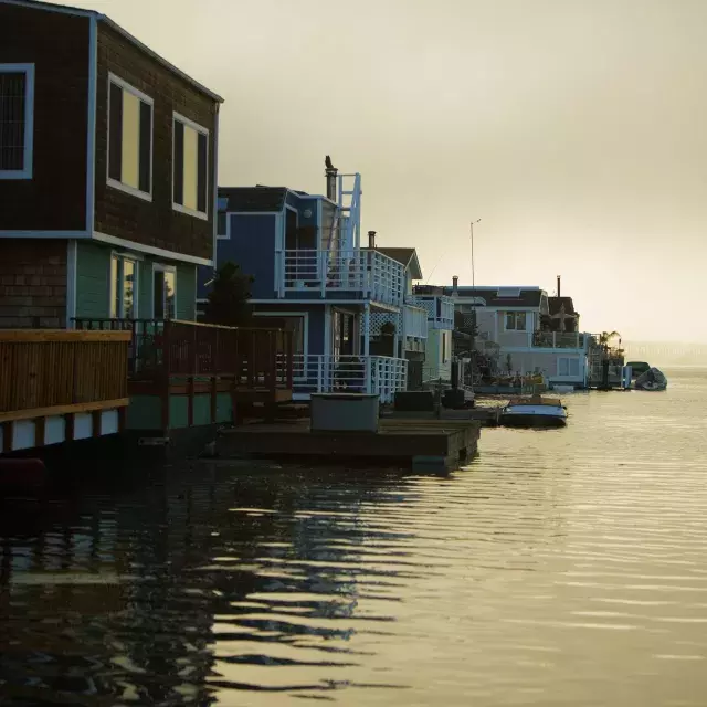 Casas flutuantes em Sausalito.