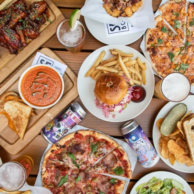 食べ物のテーブルショット