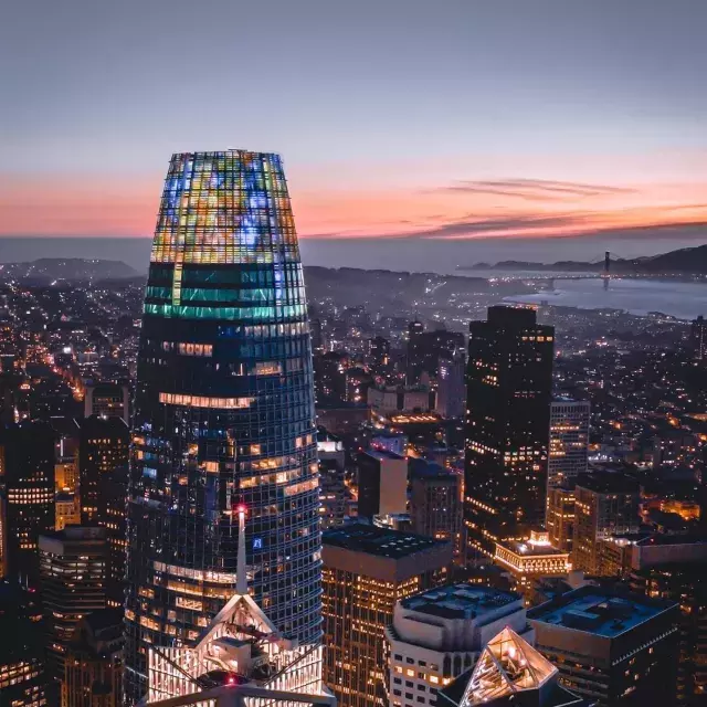 Salesforce Tower