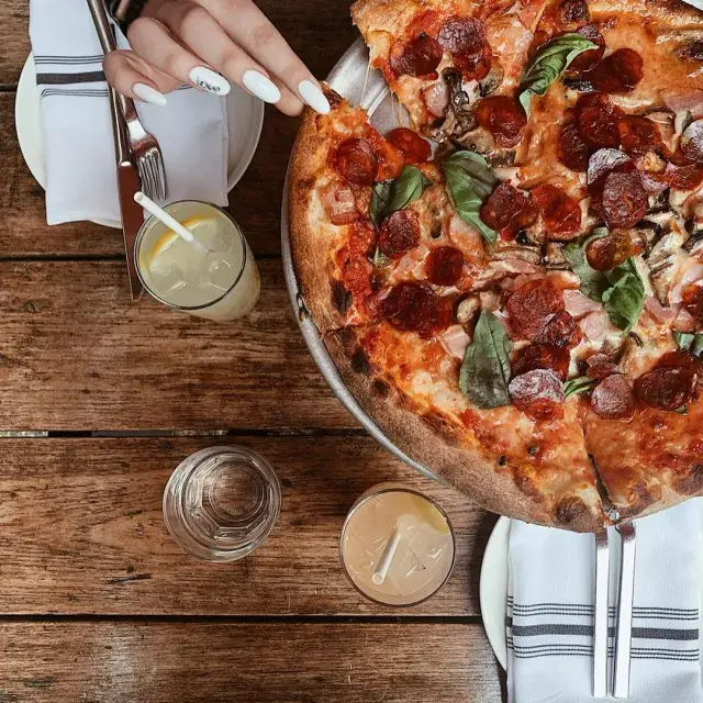 ソーマのデラローザのピザ