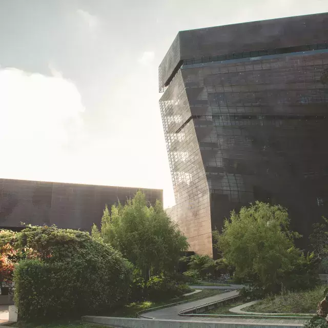 Exterior of de Young Museum 