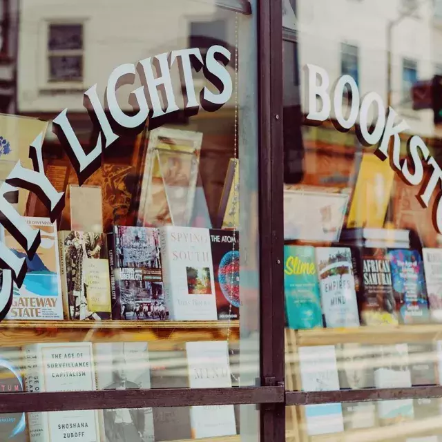 Vitrine da livraria City Lights