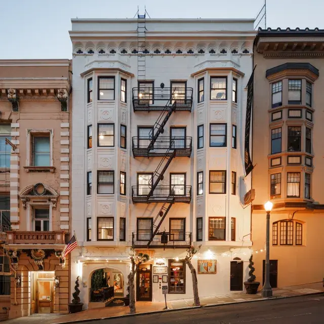 The exterior of San Francisco's Nob Hill Hotel